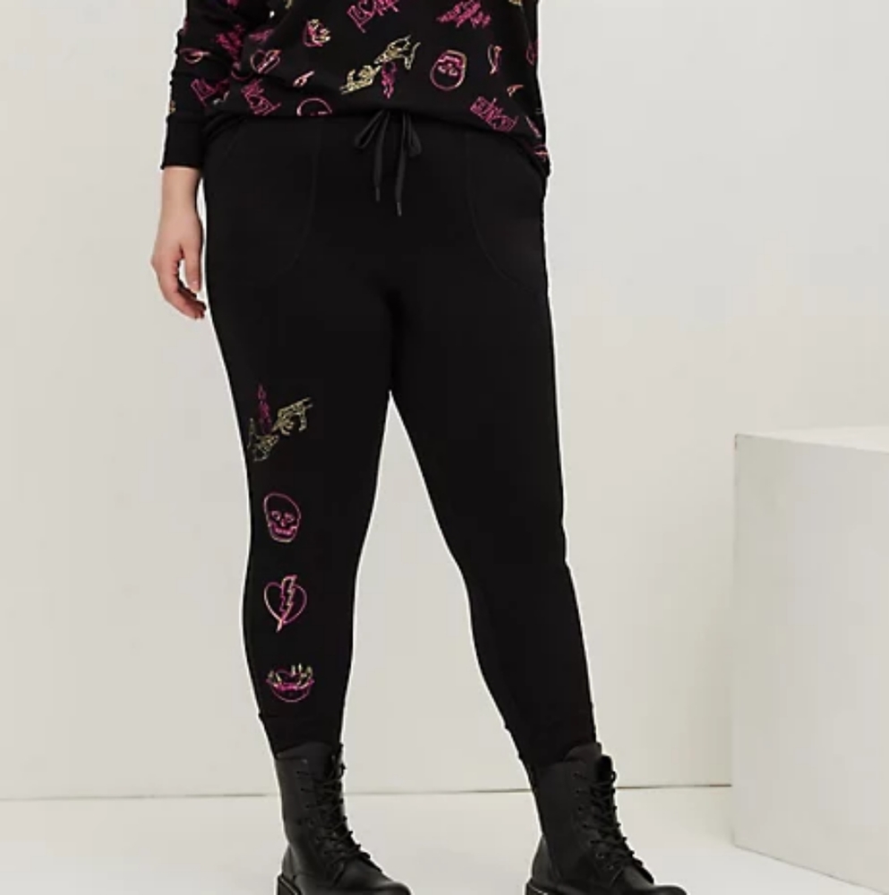 TORRID NWT Grafitti Jogger 3 5 6
